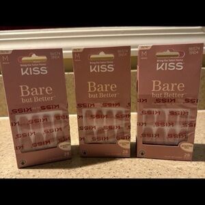 Set of 4 kiss press on nails bare but better